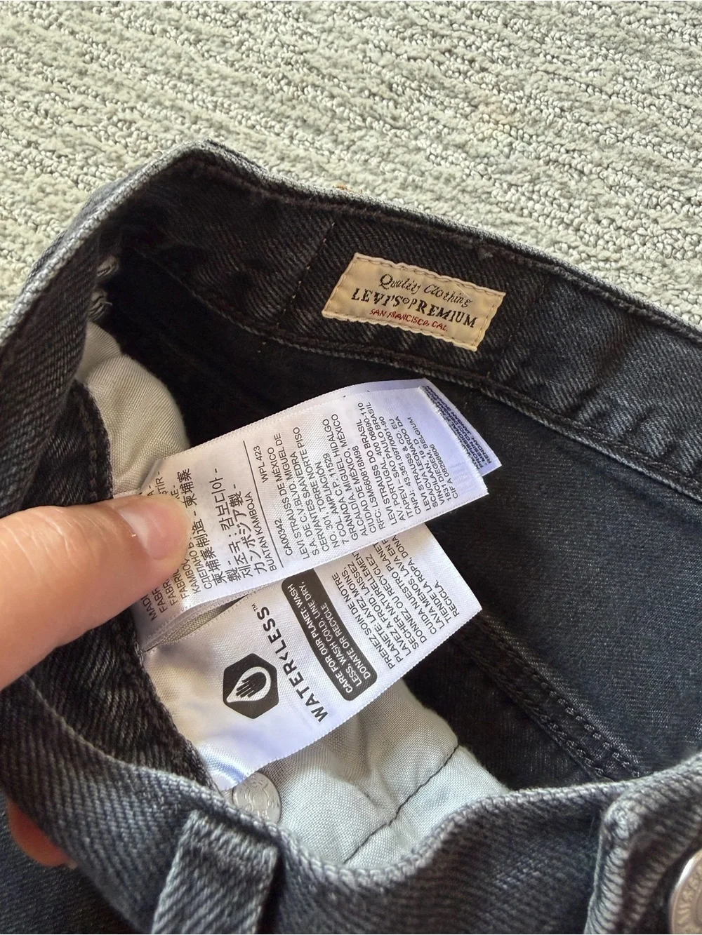Levi's 501 Black High-Waist Shorts